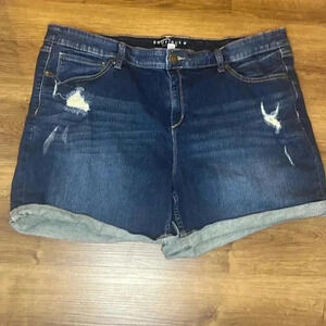 Boutique Women’s 20W Distressed Faded Boyfriend Jean Shorts